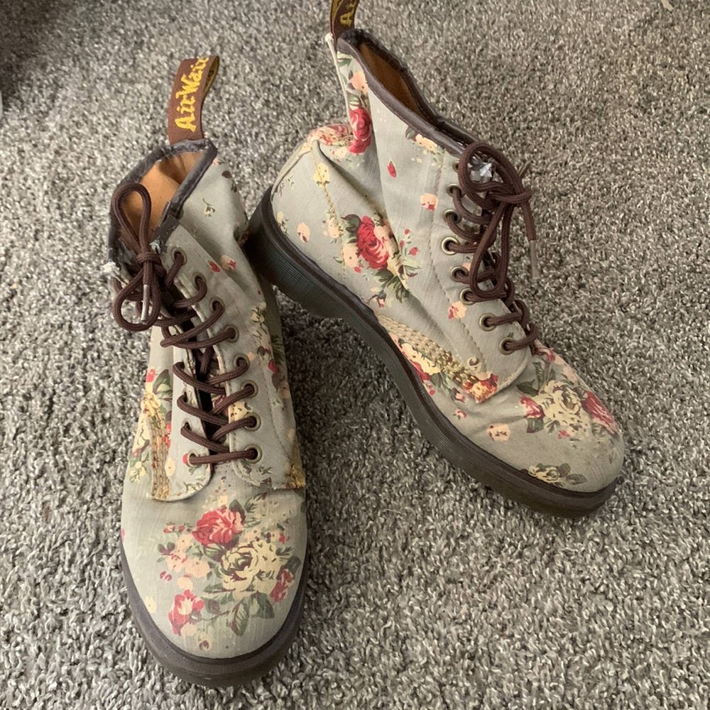 Women’s size 9. Doc Marten boots